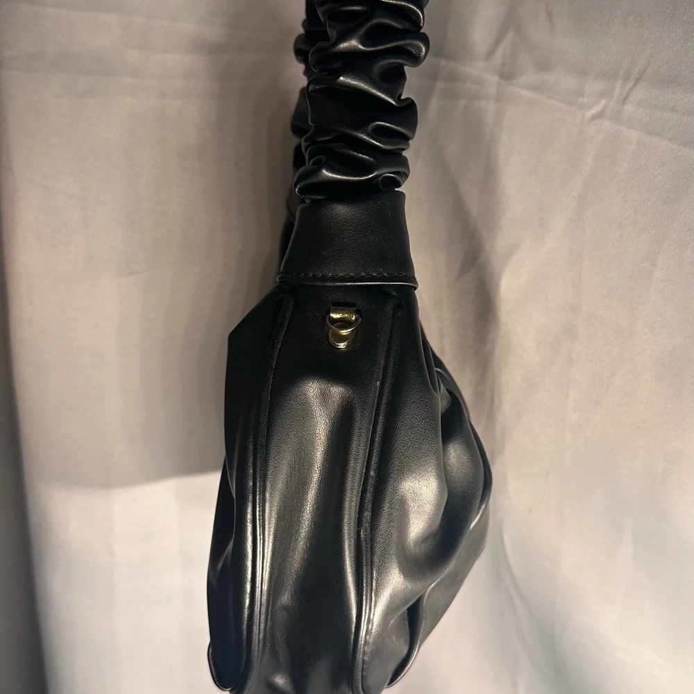 Elegant Black Women's Bag - Picture 3 of 4
